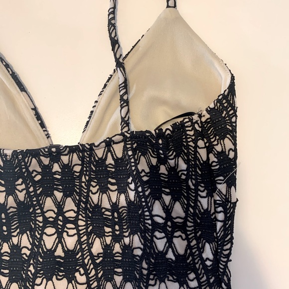 Fake sheer lace mini dress - Picture 3 of 6